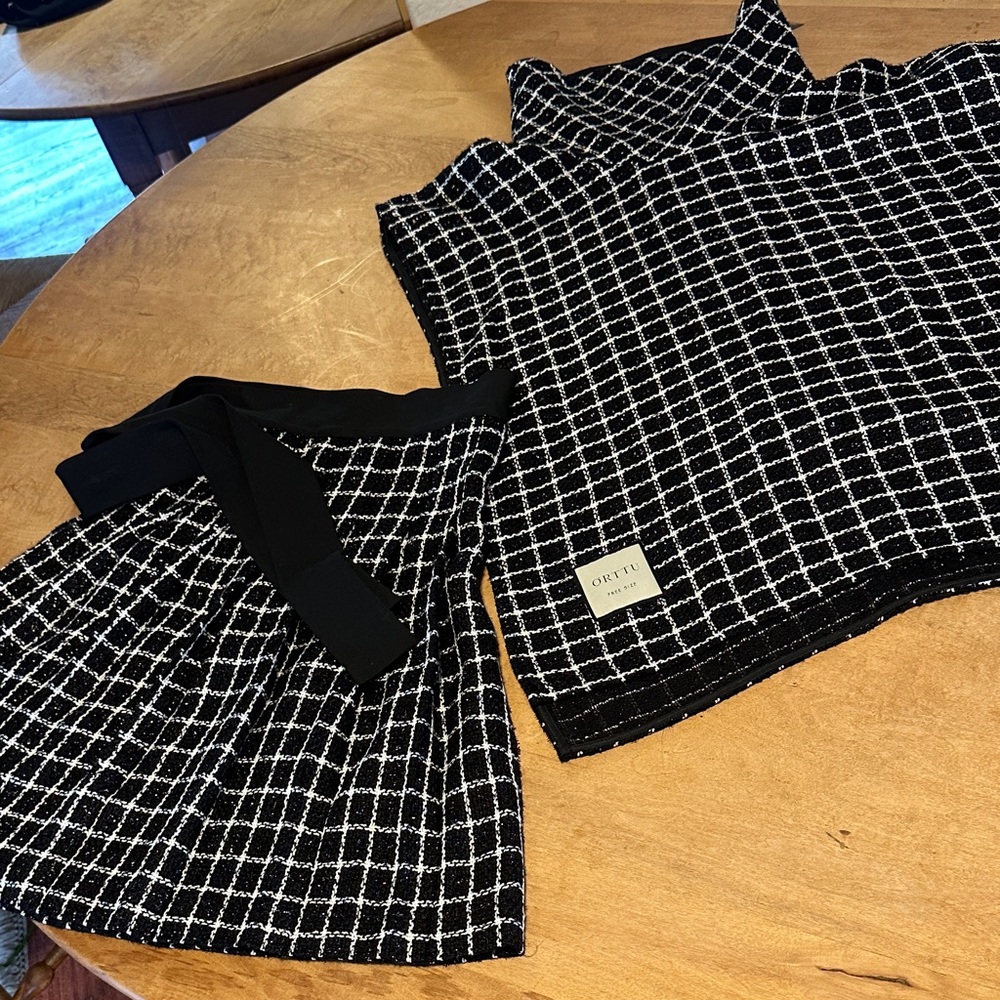 ORTTU  White Checkered Poncho Top and wrap Skirt Set